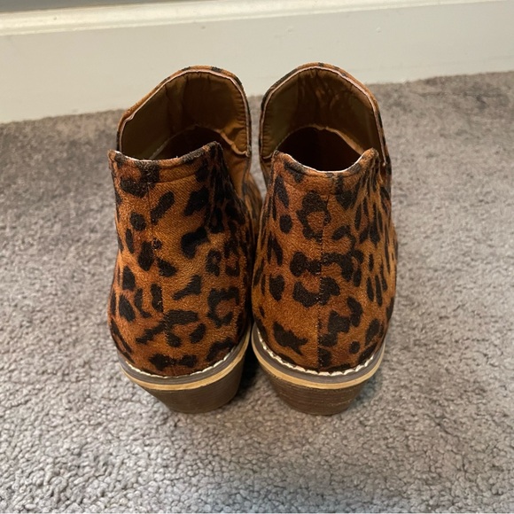 Nature Breeze Leopard Print Leather Block Heel V Cut Western Ankle Booties Sz 9 - Picture 7 of 8